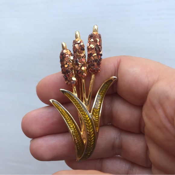 Danecraft Vintage Cattail Gold Tone Brooch, approx. 2 7/8” long by 1 3/8” wide - Picture 11 of 11